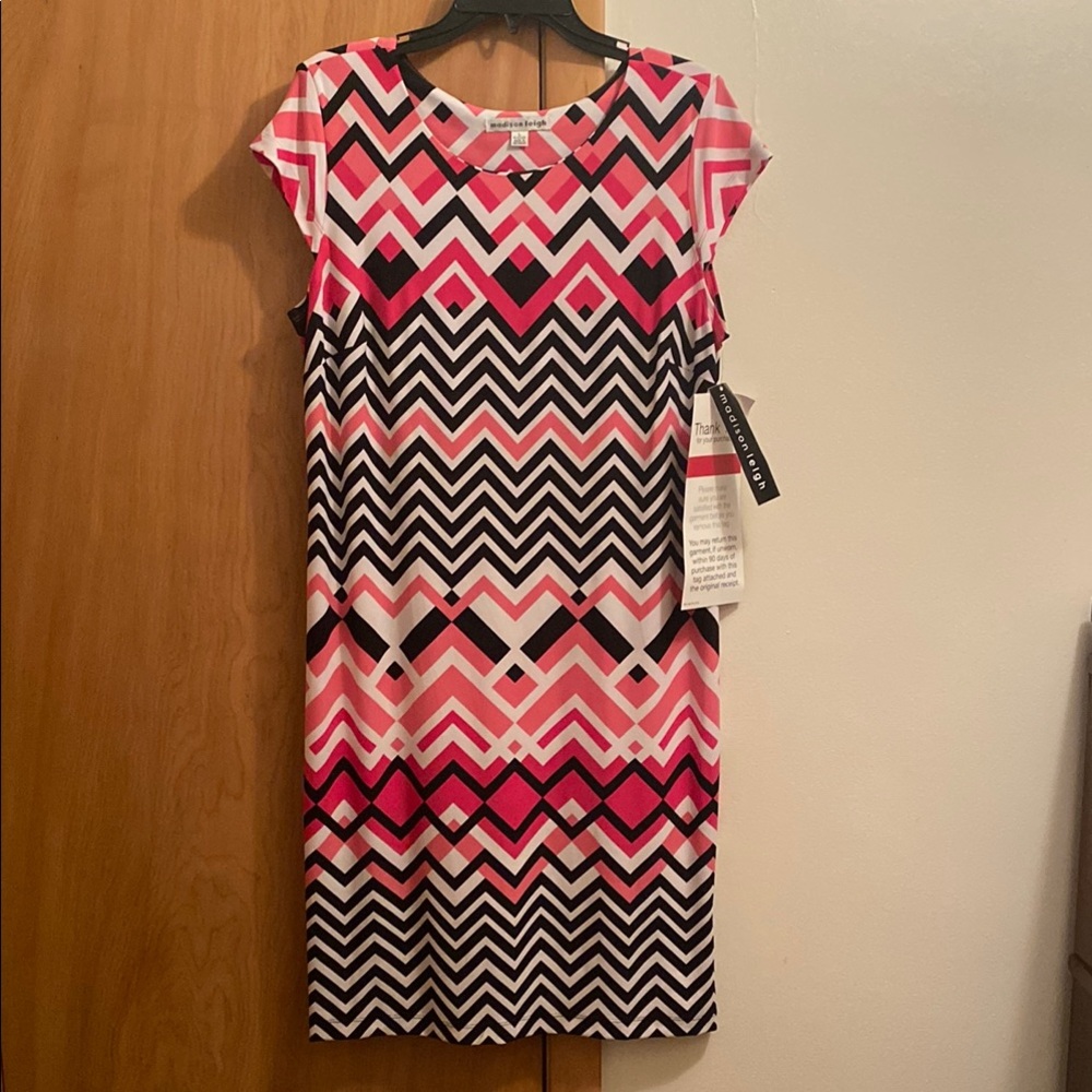 Madison Leigh Black and White Sheath Dress Cap Sleeve Crew Neck